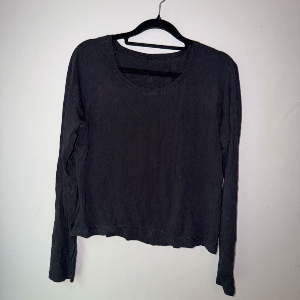 Lululemon black round neck long sleeve top cropped shirt